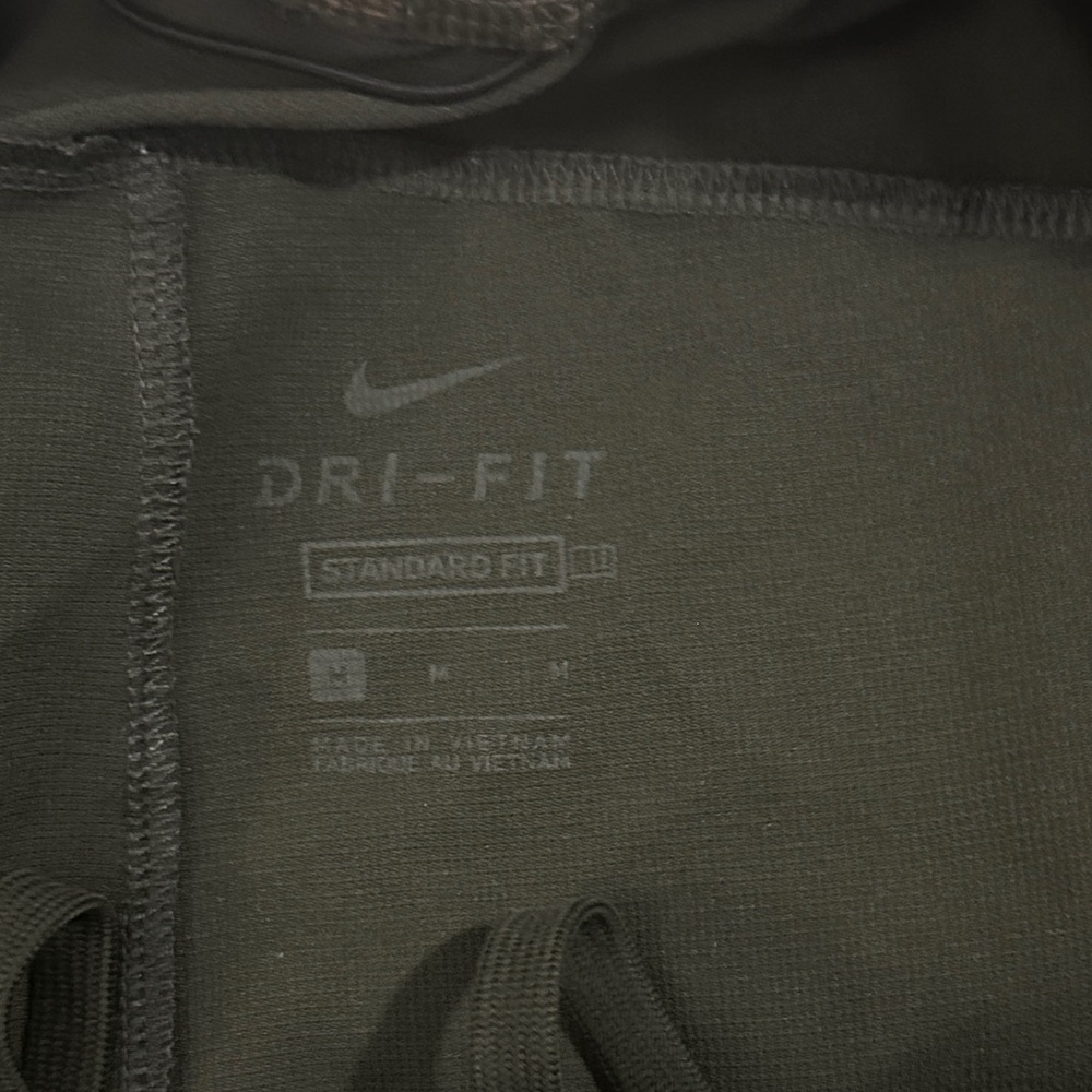 Nike Men's Black Athletic Shorts - Picture 2 of 2